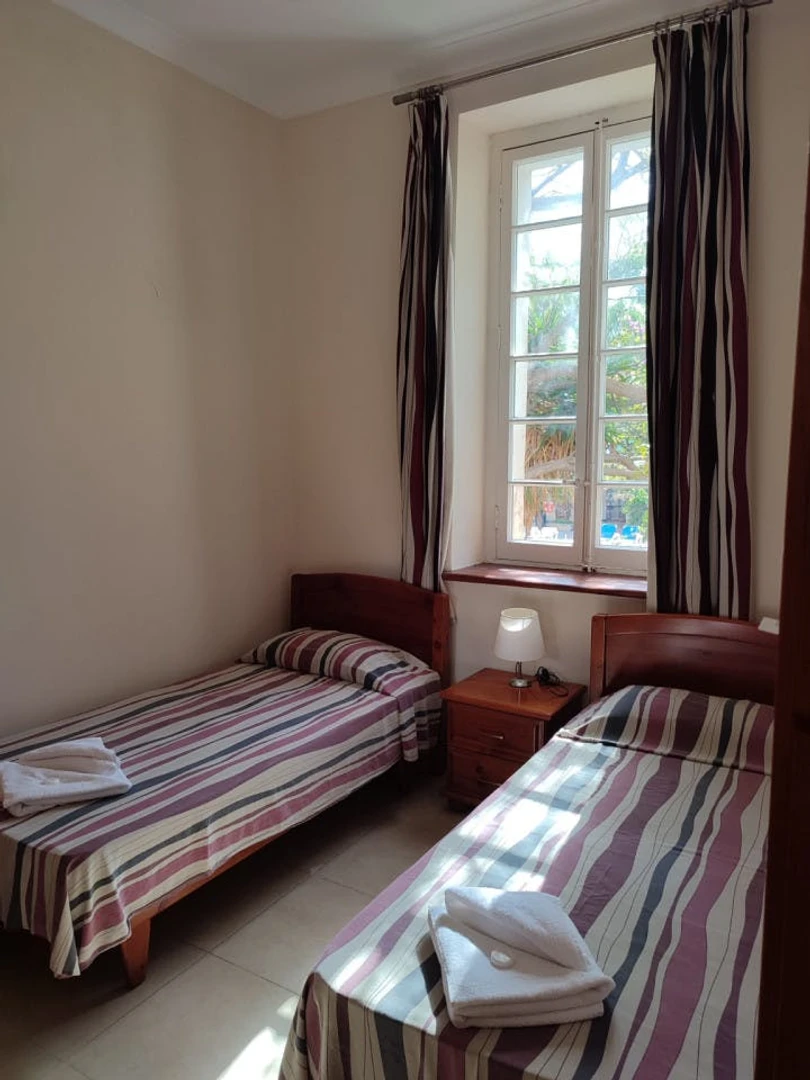 Zimmer mit Doppelbett zu vermieten Malta