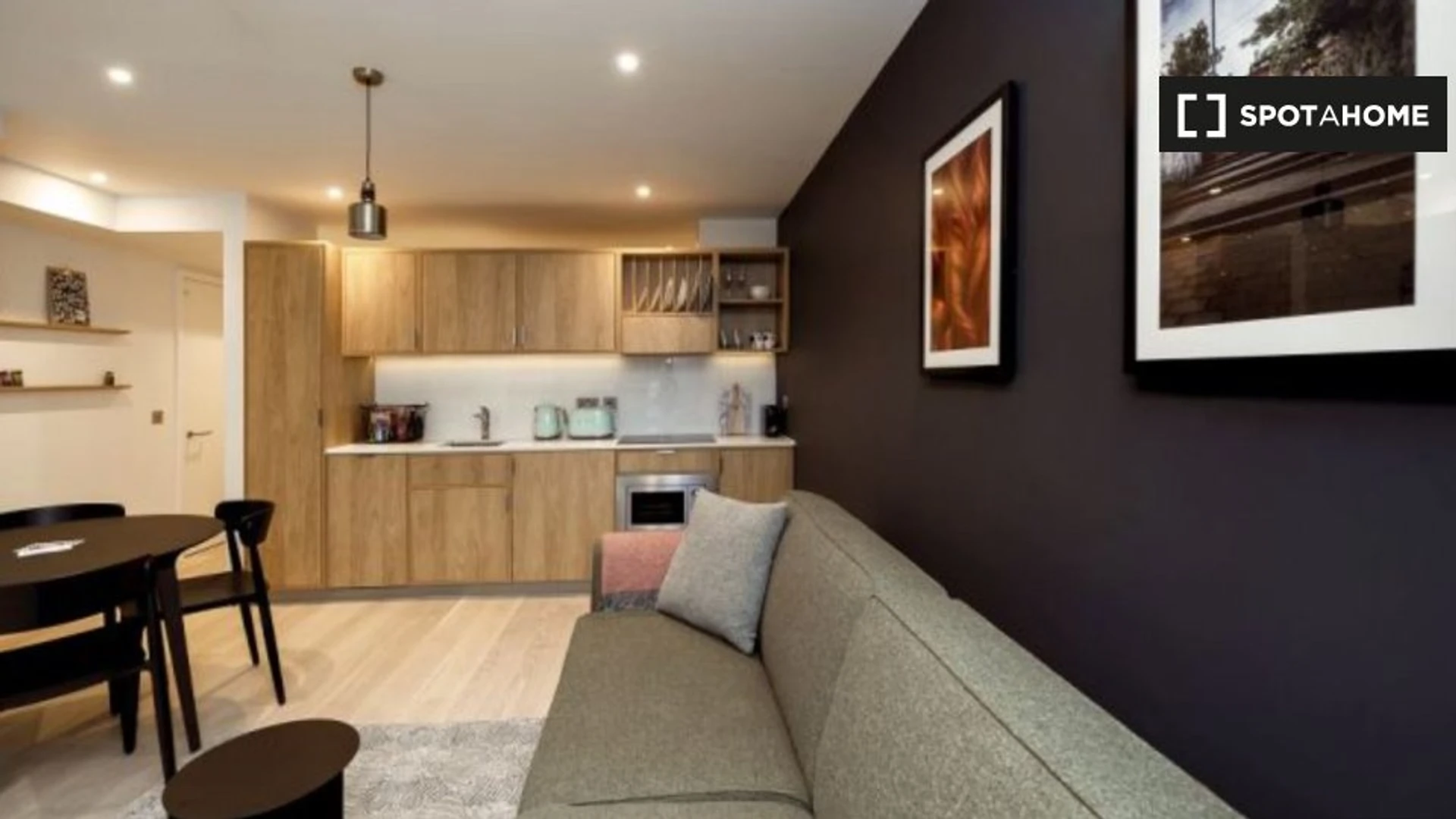 Luminoso e moderno appartamento a Edinburgh