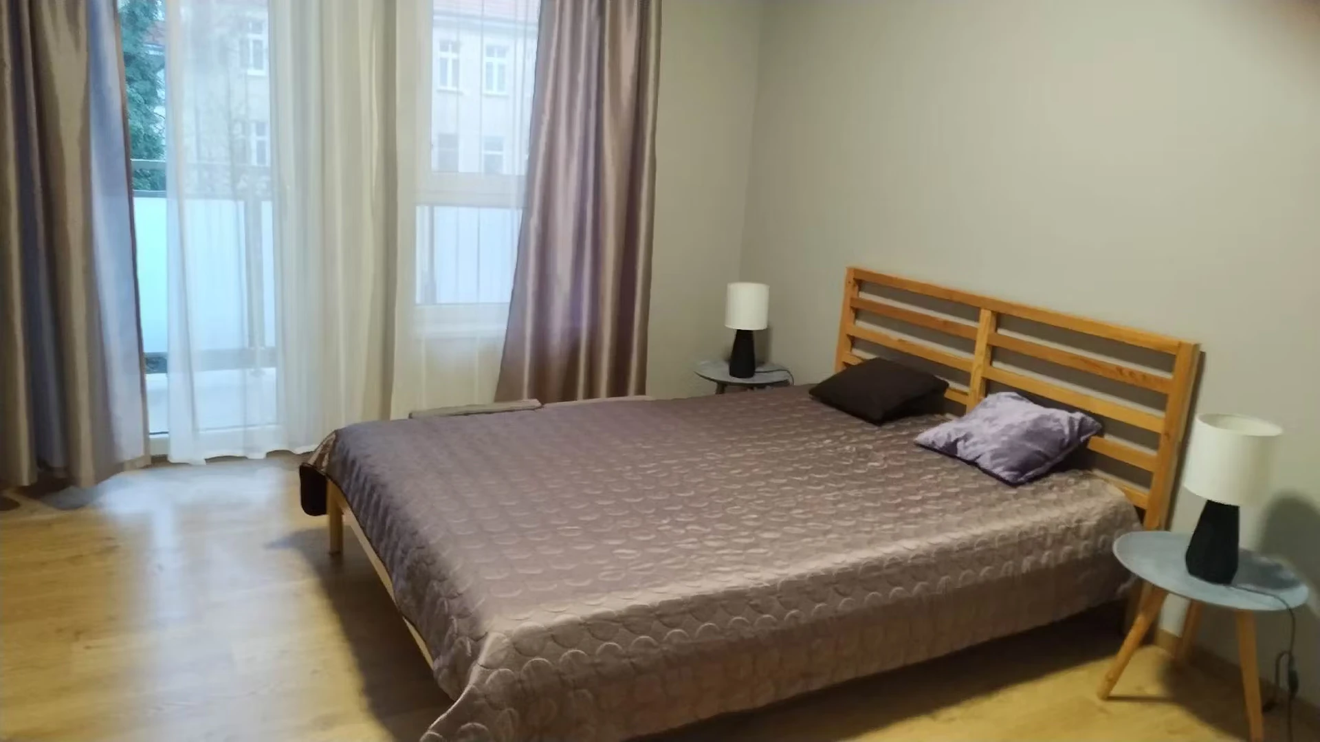 Apartamento totalmente mobilado em Posnânia