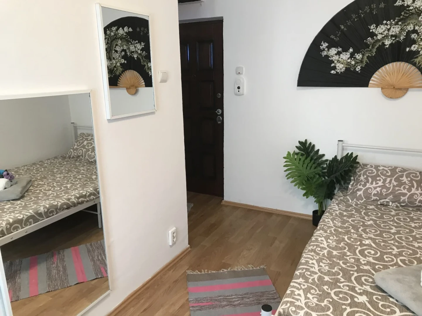Alojamiento con 3 habitaciones en Bucarest
