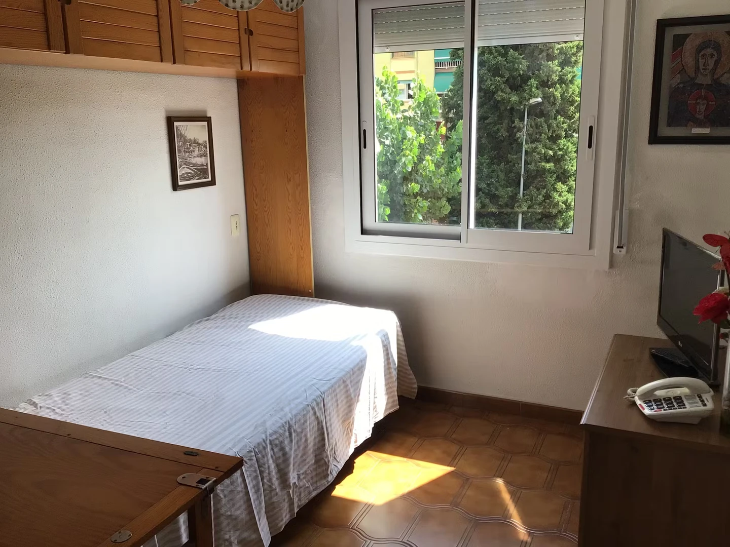 Quarto para alugar com cama de casal em Cerdanyola Del Vallès