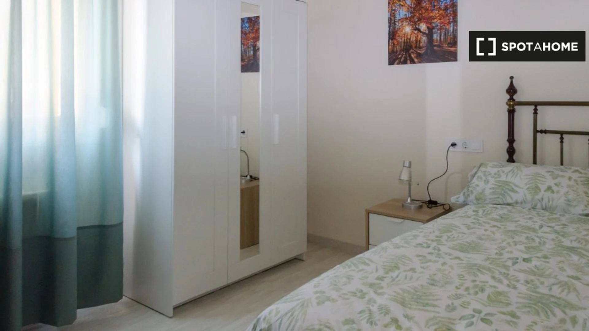 Renting rooms by the month in Oviedo