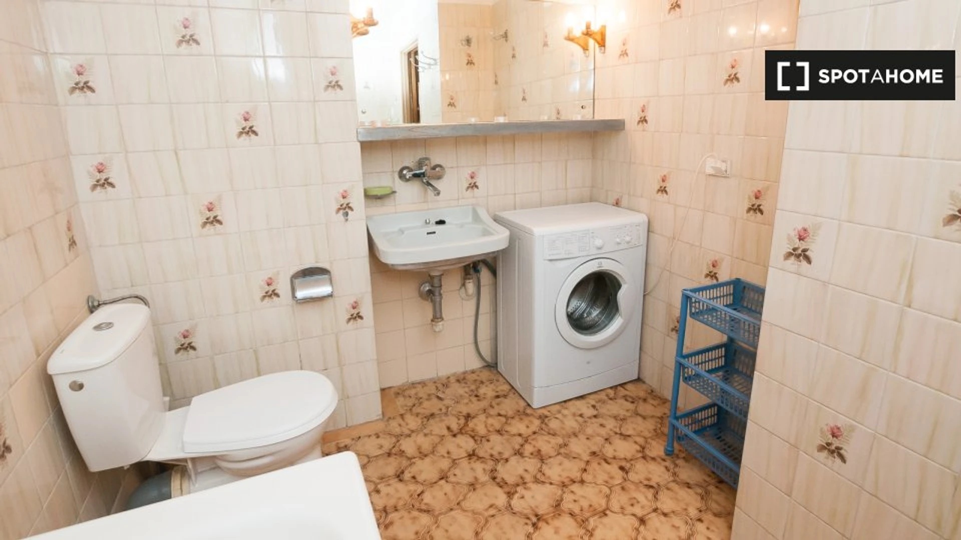 Room for rent in a shared flat in Warsaw
