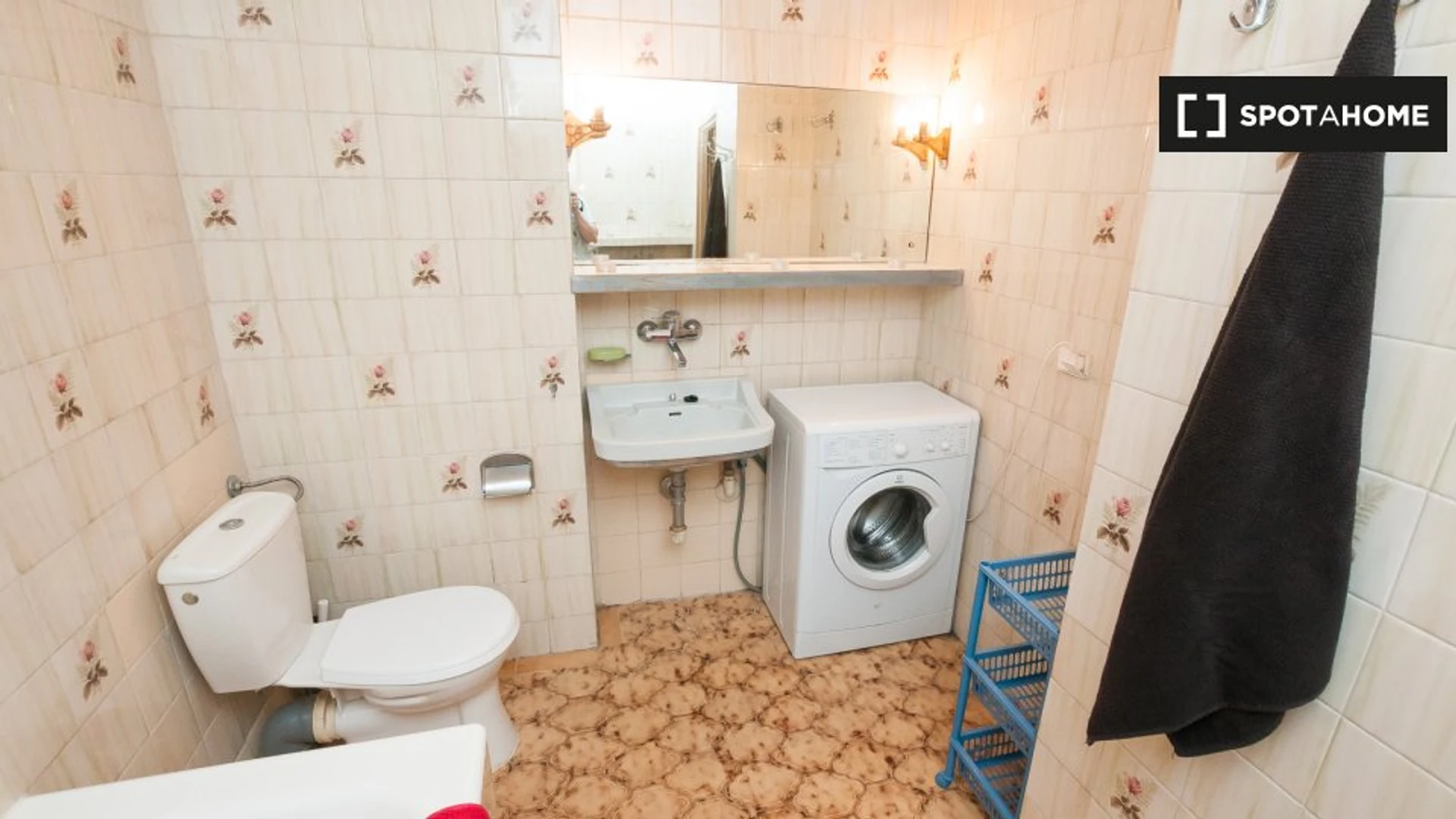 Room for rent in a shared flat in Warsaw