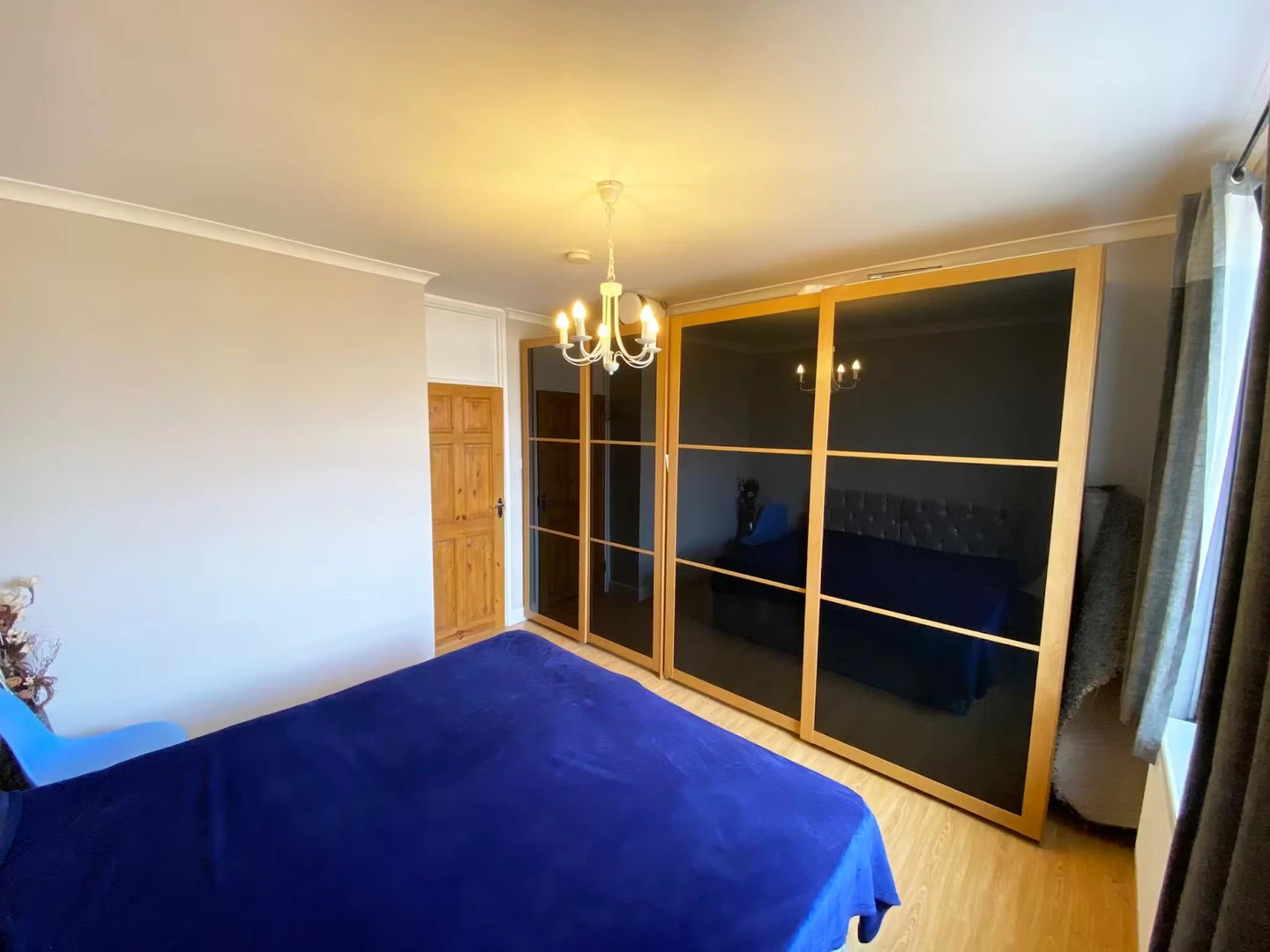 Chambre à louer dans un appartement en colocation à Edinburgh