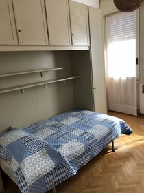 Ferrara de çift kişilik yataklı kiralık oda