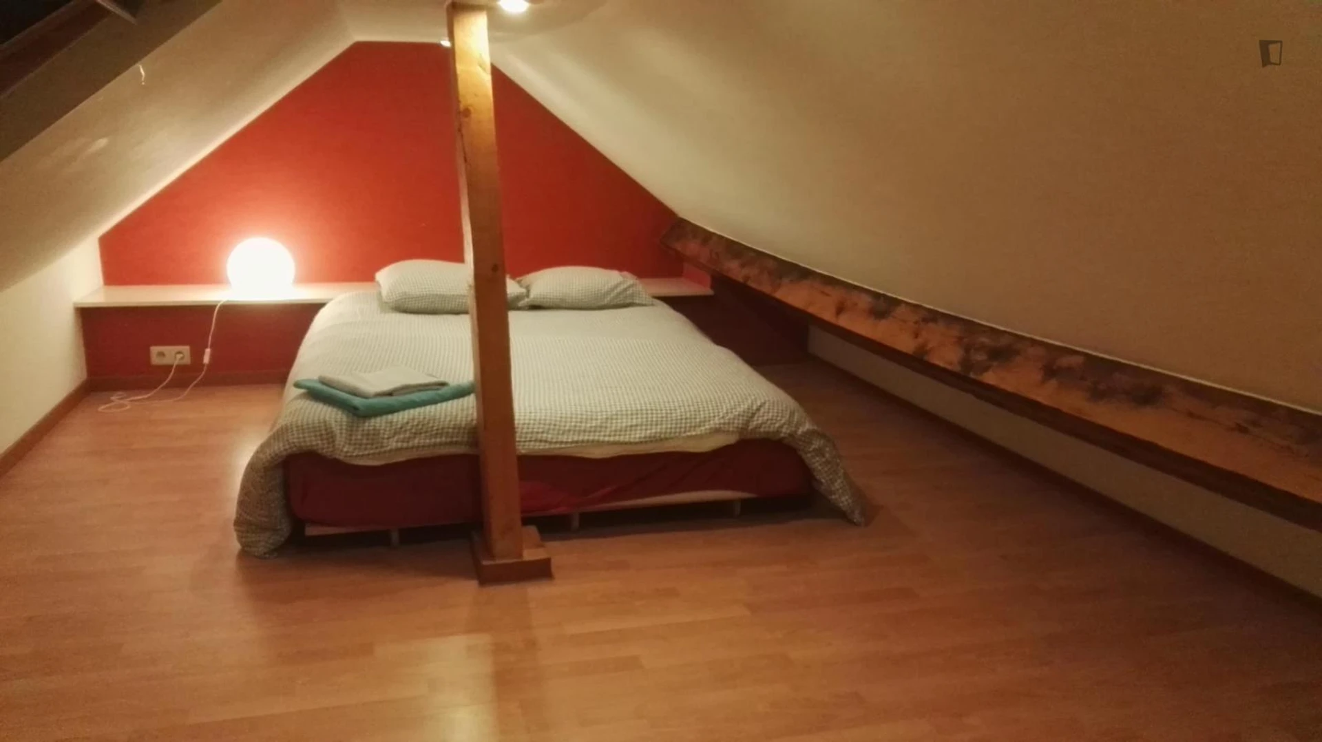 Chambre à louer avec lit double Bruxelles/bruxelles