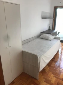 Pokój do wynajęcia z podwójnym łóżkiem w Porto