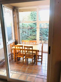 Chambre à louer dans un appartement en colocation à Villanueva De La Cañada