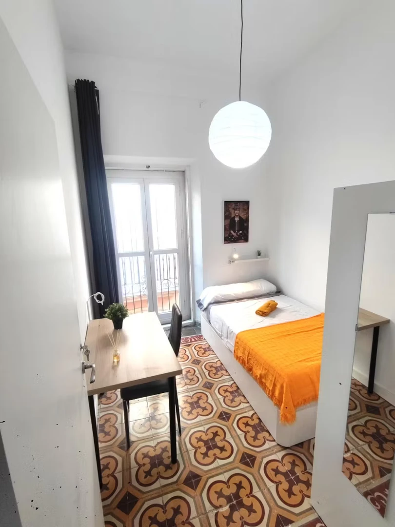 Chambre à louer dans un appartement en colocation à Alméria