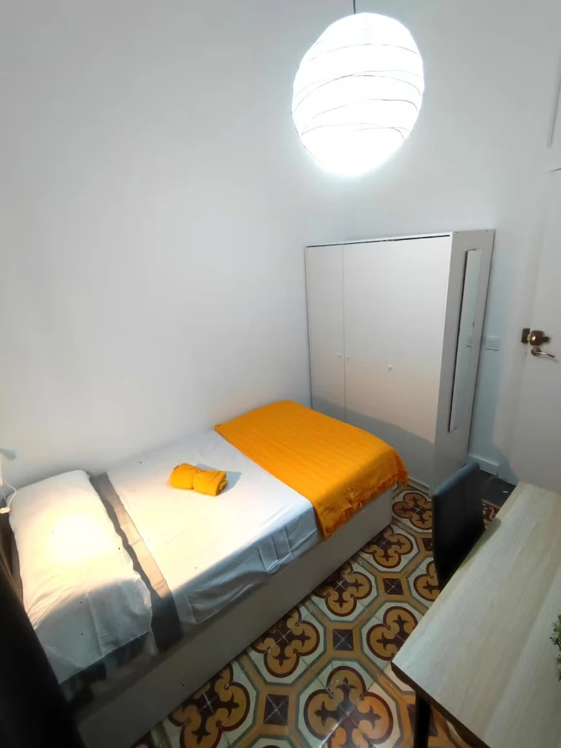 Chambre à louer dans un appartement en colocation à Alméria
