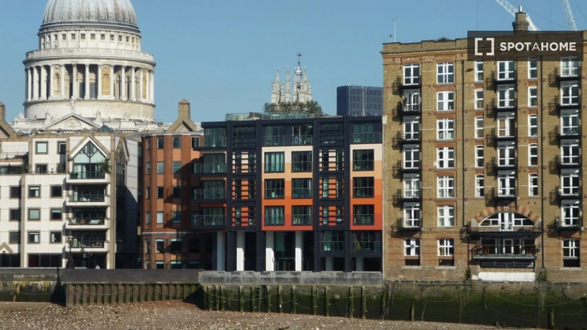Alojamiento con 3 habitaciones en City Of London