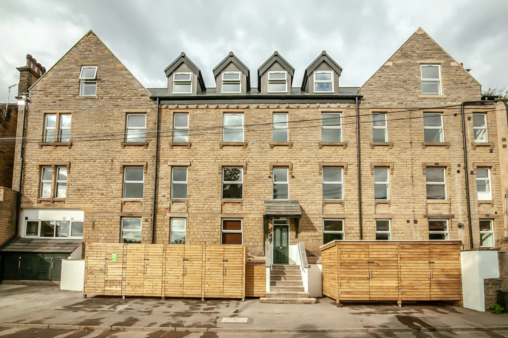 Appartamento completamente ristrutturato a Huddersfield