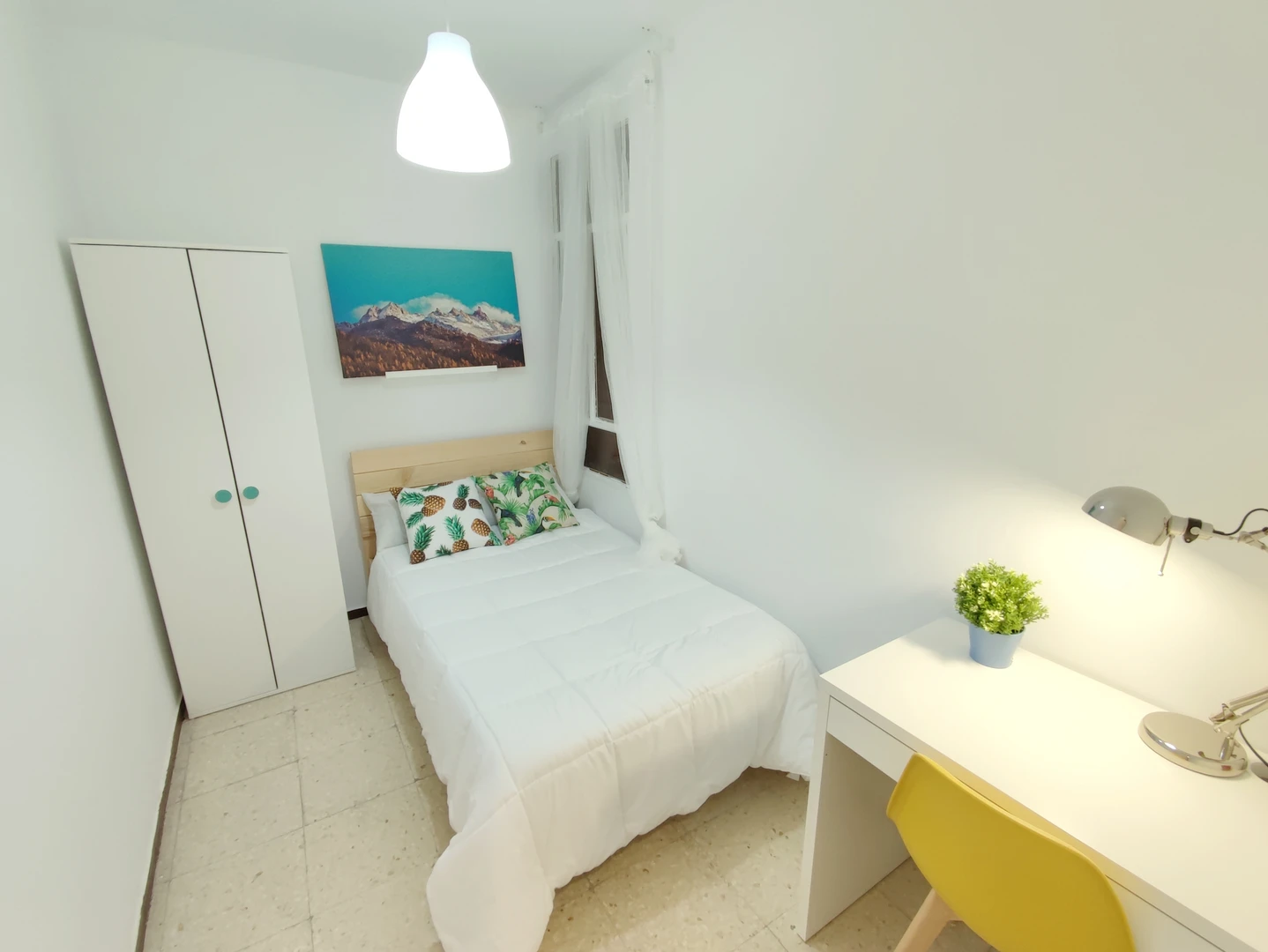 Granada de kiralık ucuz paylaşımlı oda