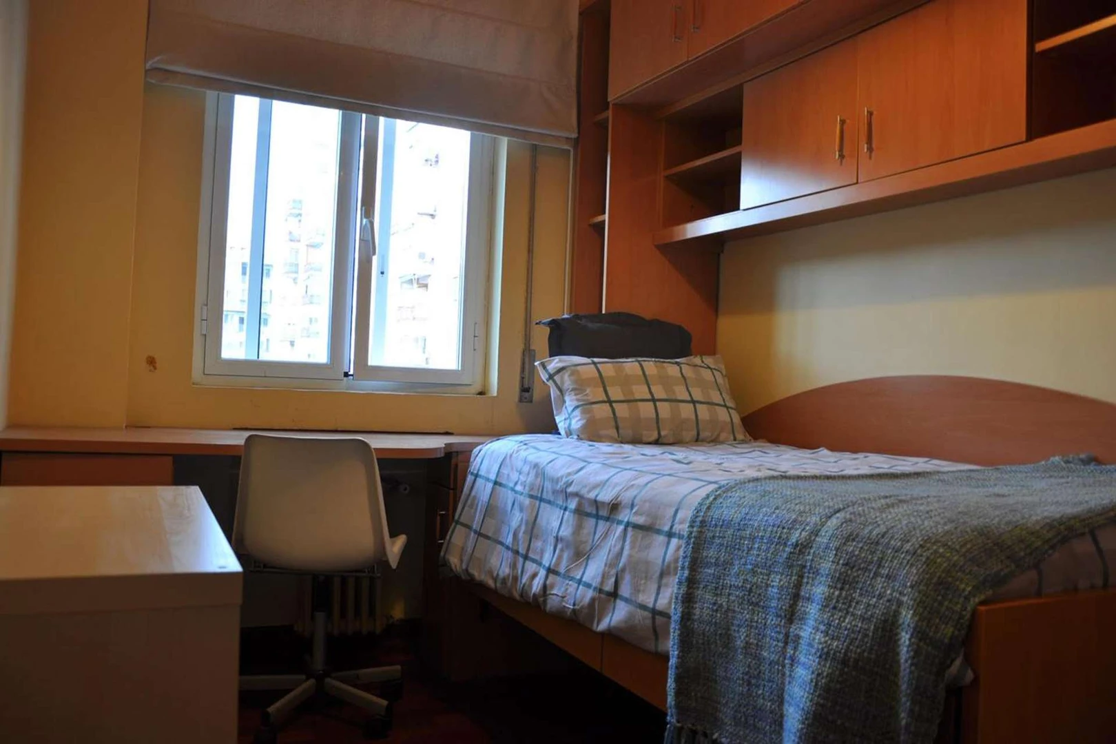 Mehrbettzimmer in 3-Zimmer-Wohnung Madrid