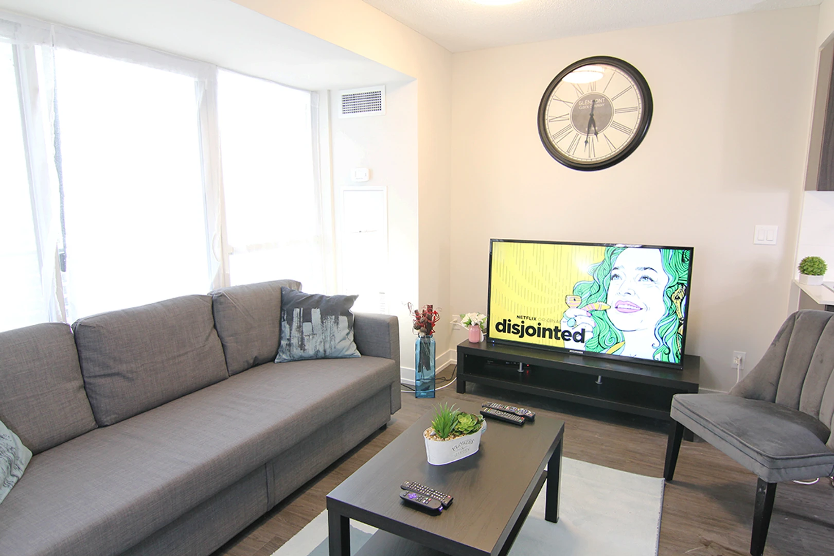 Appartement entièrement meublé à Toronto
