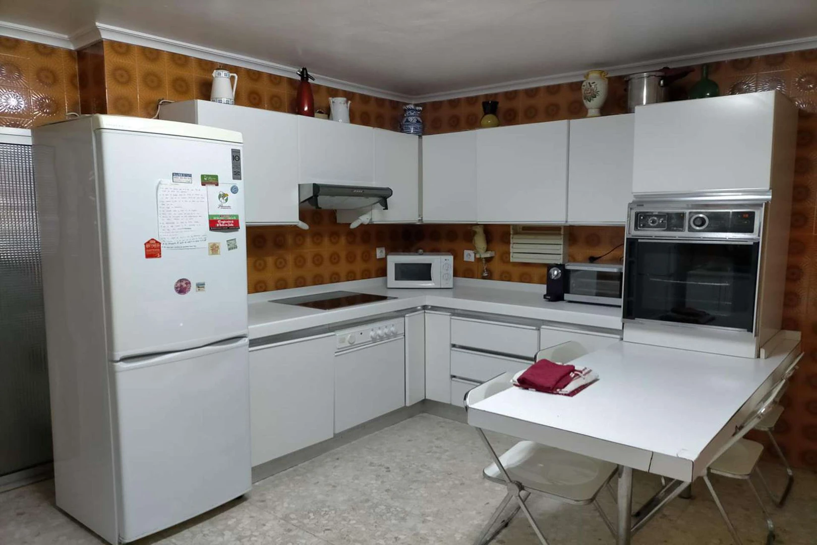 Habitación compartida en apartamento de 3 dormitorios Sevilla