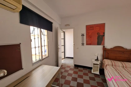 Habitación compartida barata en Sevilla