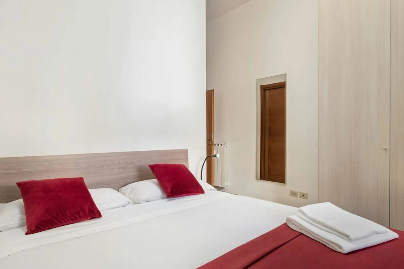 Alojamiento de 2 dormitorios en Roma