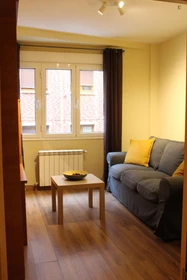 Pokój do wynajęcia we wspólnym mieszkaniu w Gijón