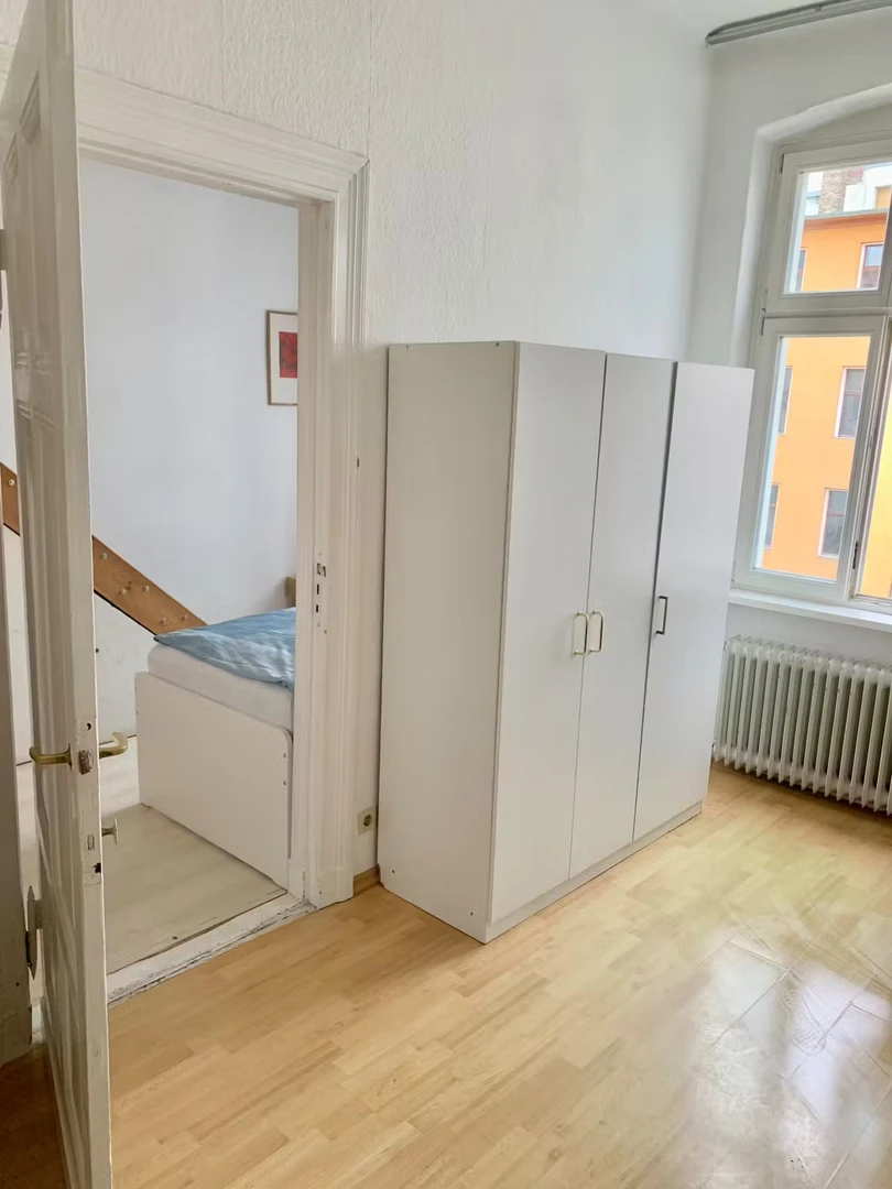 Cheap shared room in Berlin
