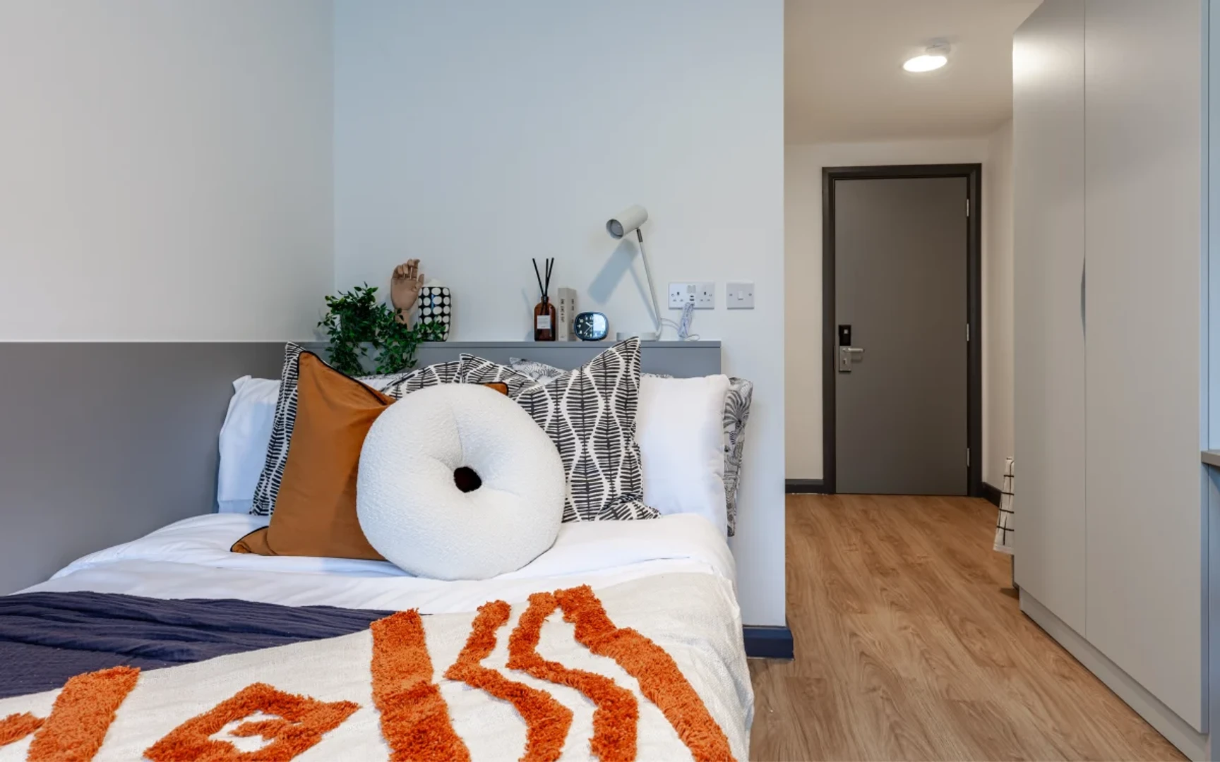 Renting rooms by the month in Bath