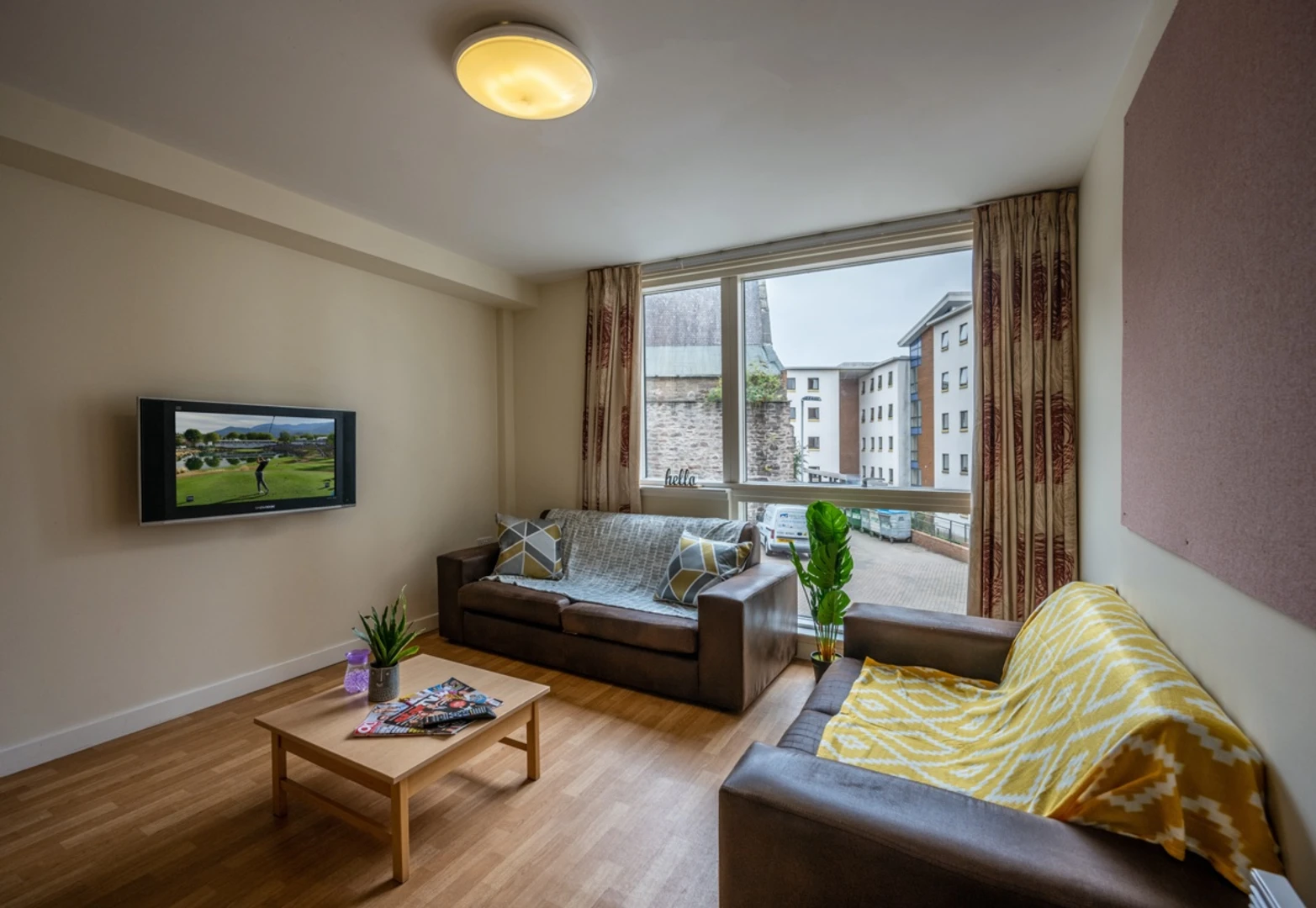 Renting rooms by the month in Dundee