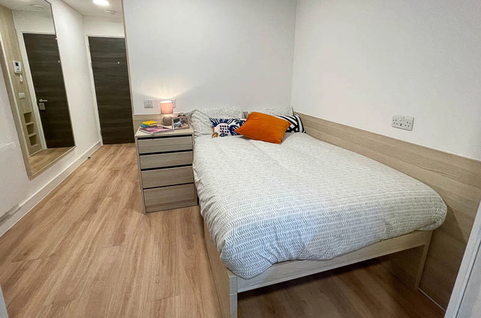 Room for rent in a shared flat in Winchester