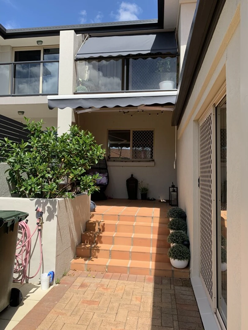 Room for rent with double bed Gold Coast