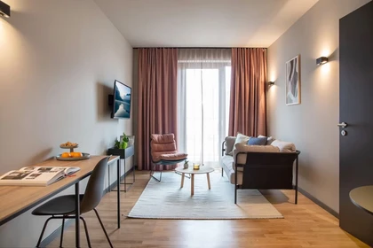 Alojamiento con 3 habitaciones en Leverkusen