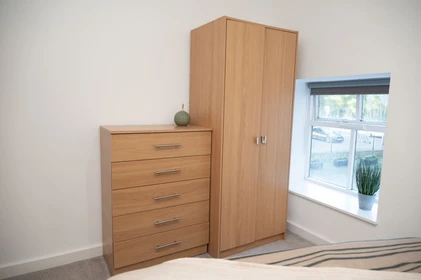 Entire fully furnished flat in Leeds