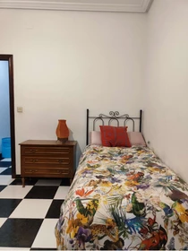 Cheap private room in Cádiz