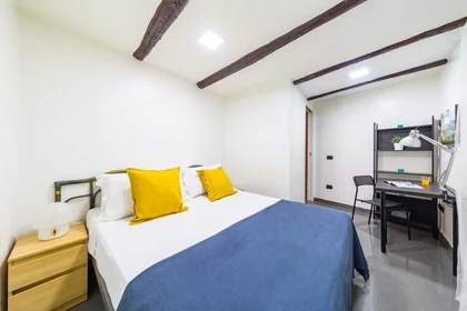 Appartamento con 2 camere da letto a Napoli