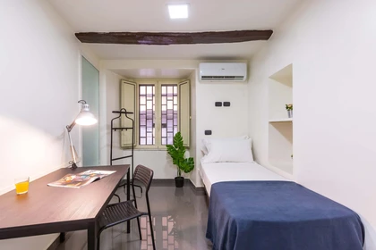 Appartamento con 2 camere da letto a Napoli