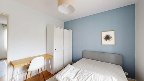 Alojamiento con 3 habitaciones en Nantes