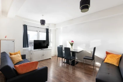 Accommodation with 3 bedrooms in London