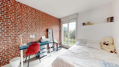 Cheap private room in Angers