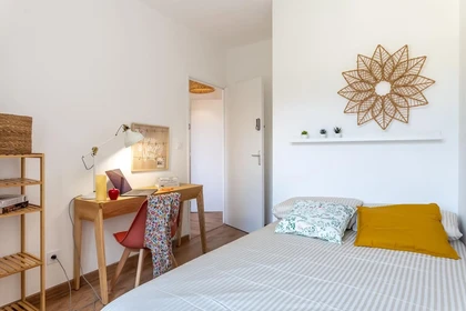 Two bedroom accommodation in Villeurbanne