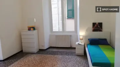 Habitación privada barata en Génova