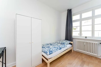 Habitación compartida en apartamento de 3 dormitorios Berlín