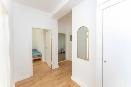 Mehrbettzimmer in 3-Zimmer-Wohnung Berlin