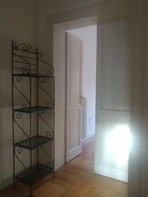 Bright private room in Padova