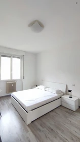 Accommodation with 3 bedrooms in Milan
