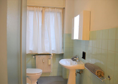 Room for rent in a shared flat in Brescia