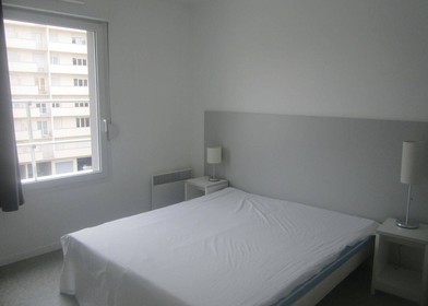 Chambre à louer dans un appartement en colocation à Reims