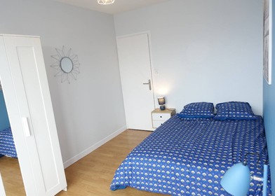 Renting rooms by the month in Caen