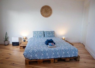 Quarto para alugar com cama de casal em Ponta Delgada