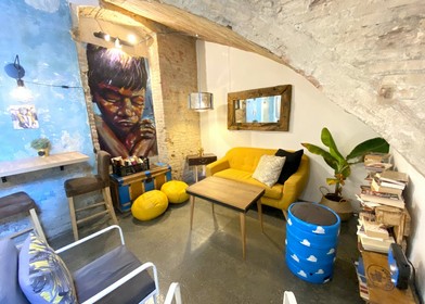 Habitación compartida con escritorio en Granada