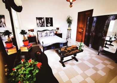Cheap private room in Malta