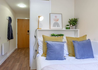 Renting rooms by the month in Bangor